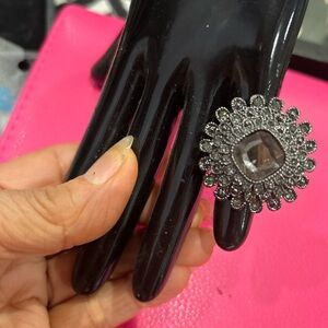 Elegant Silver Floral Ring